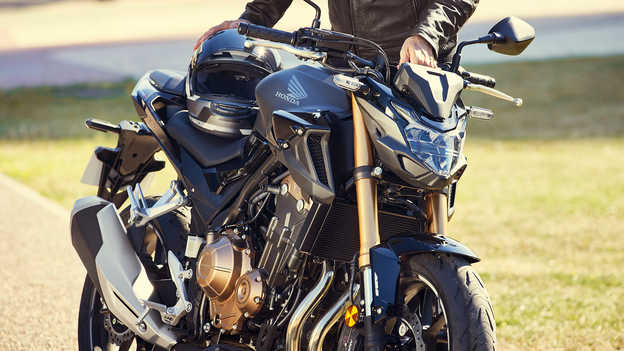 půjčení motorky HONDA CB500F 2023